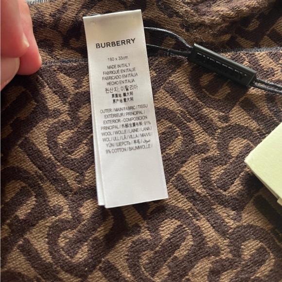New with tags Burberry wool TB monogram scarf - Picture 9 of 10